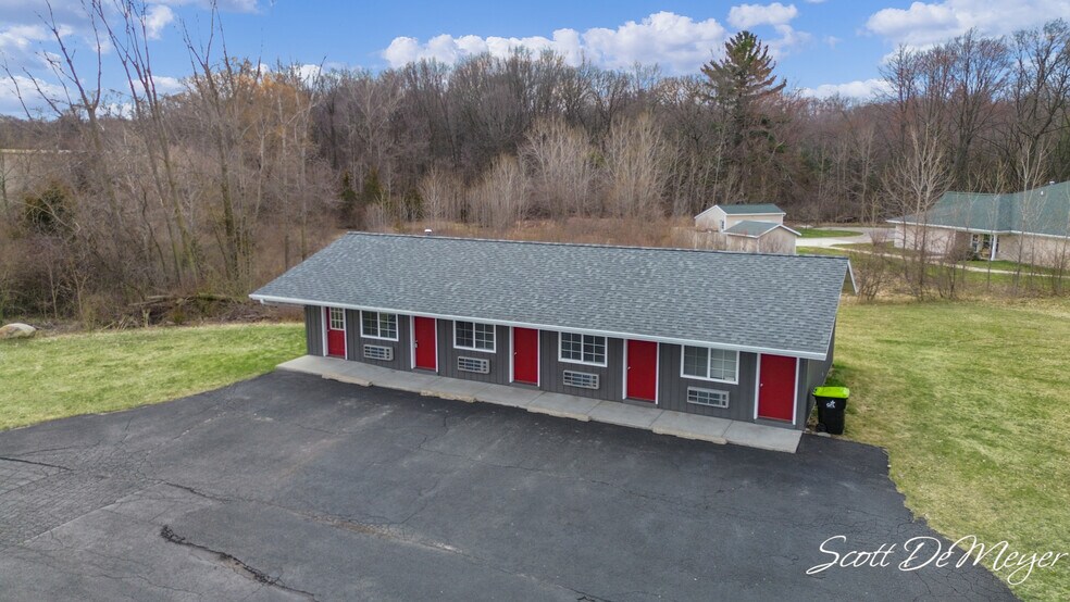 More Photos Of 109 S Greenville West Dr, Greenville Light Manufacturing For Sale