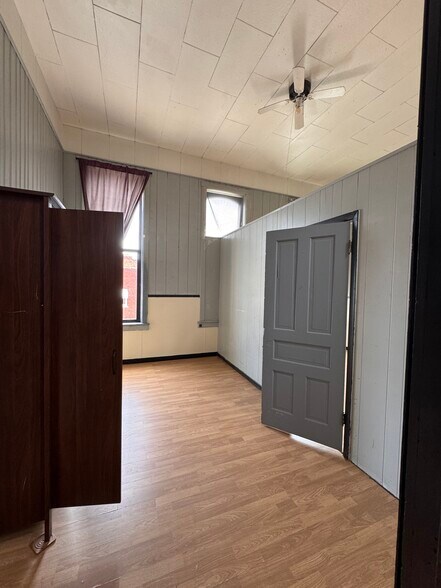 More Photos Of 118 S Lafayette St, Macomb Storefront Retail Residential For Sale