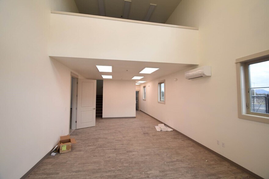 More Photos Of 1051 SW Layton Ct, Prineville Warehouse For Sale