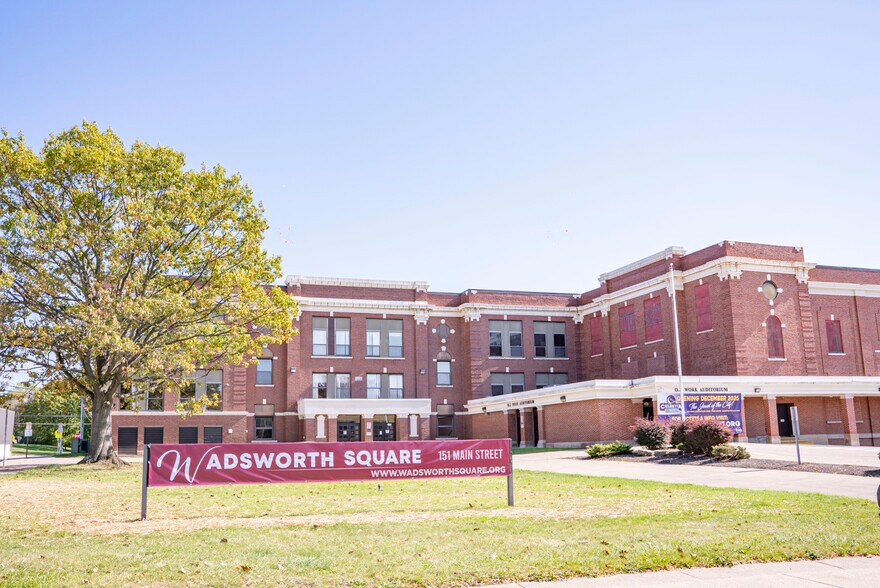 More Photos Of 151 Main St, Wadsworth Office For Lease