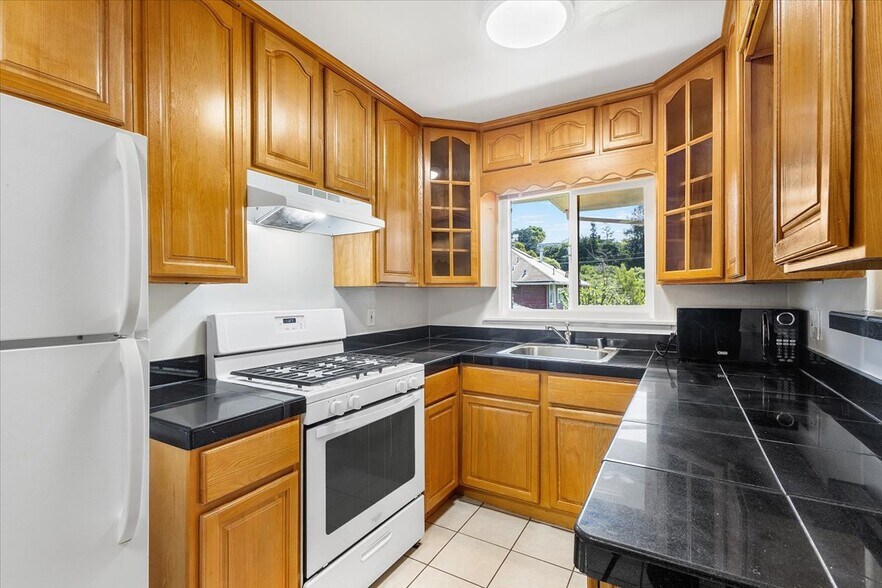 More Photos Of 31 Croxton Ave, Oakland Apartments For Sale