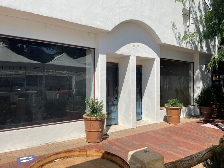 More Photos Of 24263 Main St, Newhall Storefront For Sale
