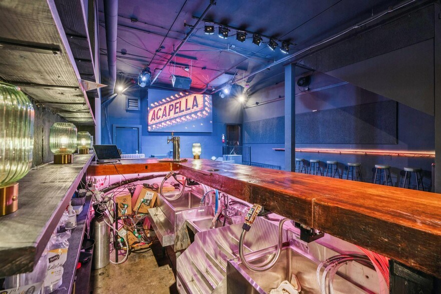 More Photos Of 645 W Grand Ave, Oakland Bar For Sale