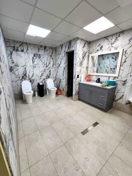 More Photos Of 7511 Leavenworth Rd, Kansas City Auto Repair For Sale