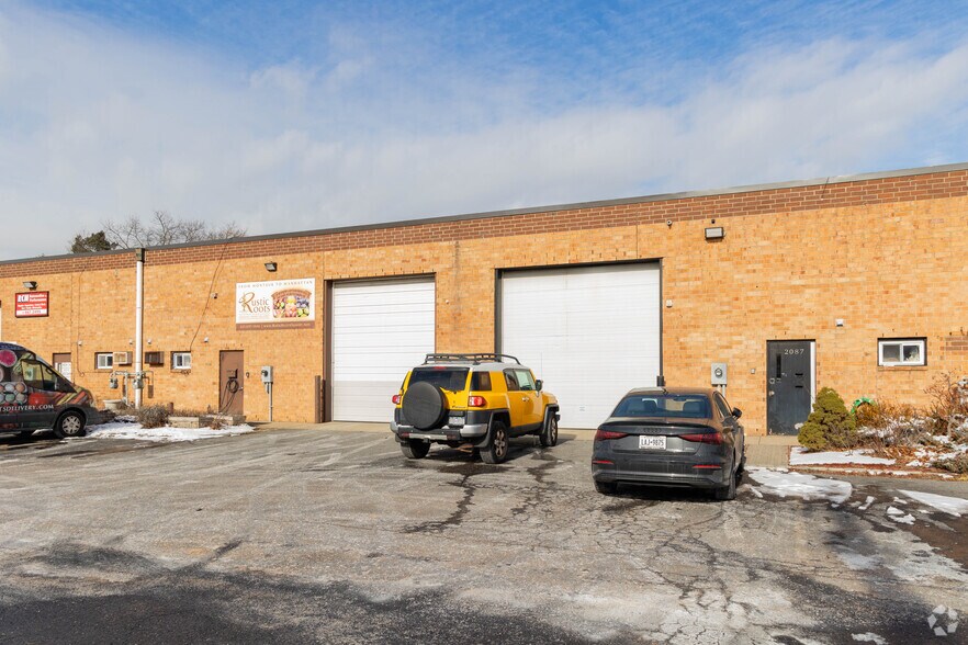 More Photos Of 2083-2089 Lakeland Ave, Ronkonkoma Industrial For Sale