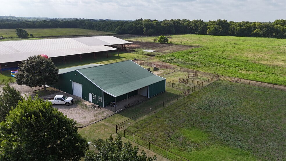 More Photos Of 1003 FM664 Ferris, TX, Red Oak Office For Sale