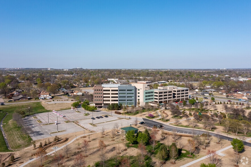 More Photos Of 2950 S Elm Pl, Broken Arrow Medical For Lease