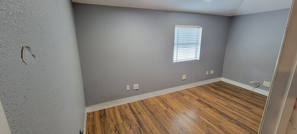 More Photos Of 1901 W Sligh Ave, Tampa Office For Sale
