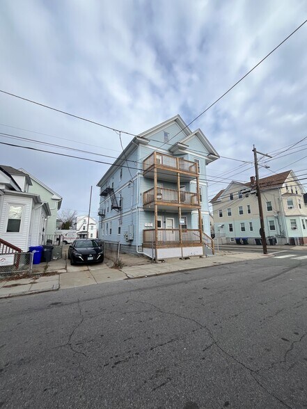 More Photos Of 41 Yale Ave, Providence Apartments For Sale