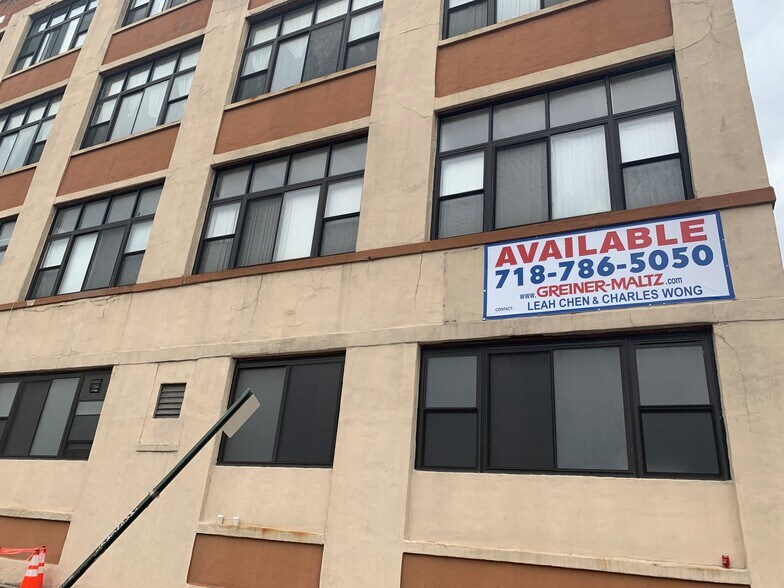 More Photos Of 33-01 Queens Blvd, Long Island City Warehouse For Lease