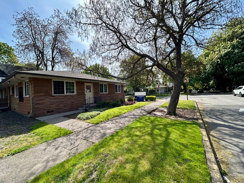 More Photos Of 595 W 8th Ave, Eugene Medical For Lease