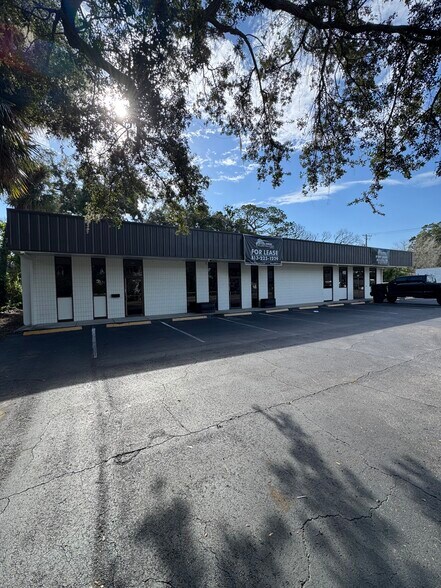 More Photos Of 3200-3206 S West Shore Blvd, Tampa Storefront For Lease