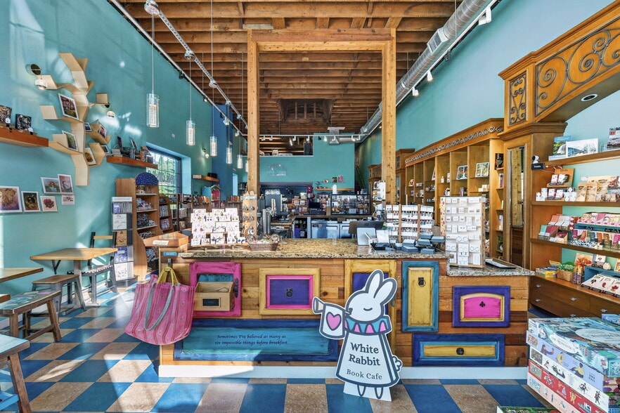 More Photos Of 503 Main St, Oregon City Storefront For Sale