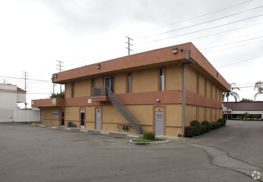 More Photos Of 1149-1163 N Tustin St, Orange General Retail For Lease