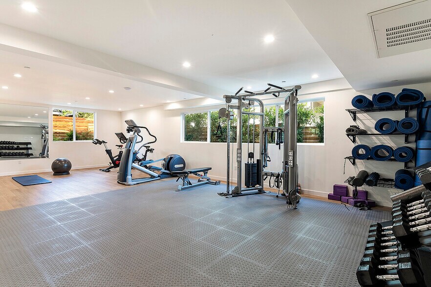 More Photos Of 811 N Harvard Blvd, Los Angeles Multifamily For Sale