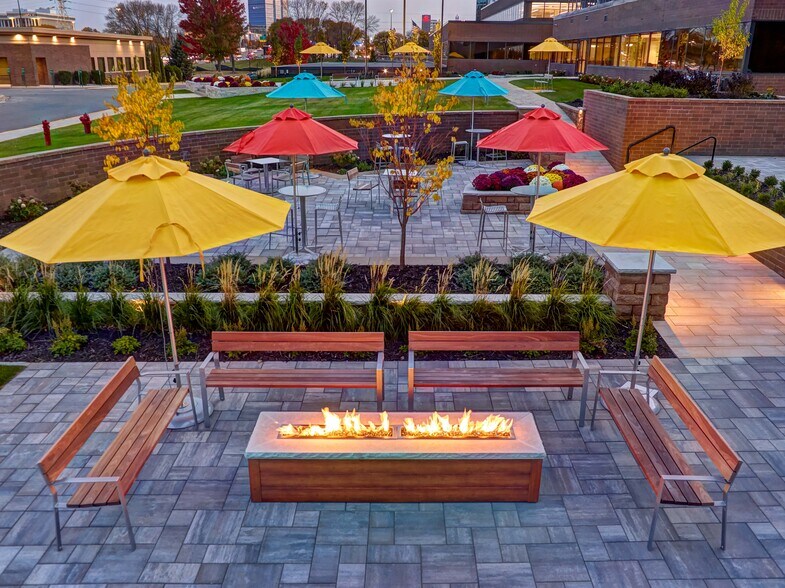 More Photos Of 7700 France Ave S, Minneapolis Office For Lease