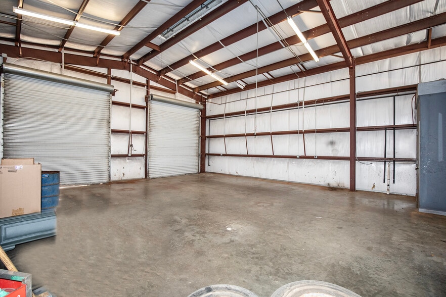 More Photos Of 4610 Center St, Deer Park Light Distribution For Sale