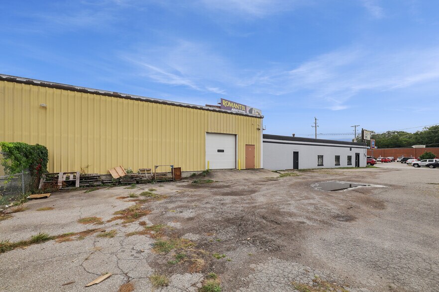 More Photos Of 3939 E 14th St, Des Moines Warehouse For Sale