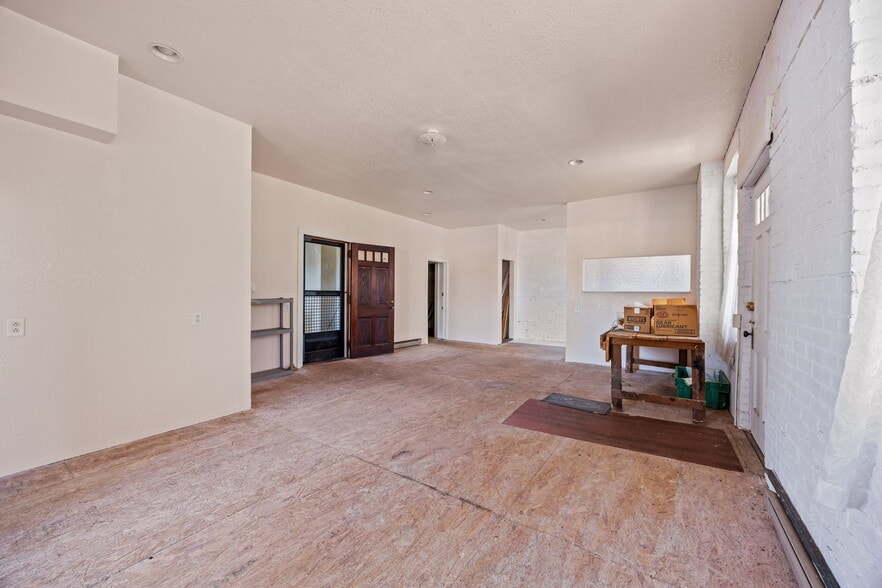 More Photos Of 101 Broad St, Columbia Flex For Sale