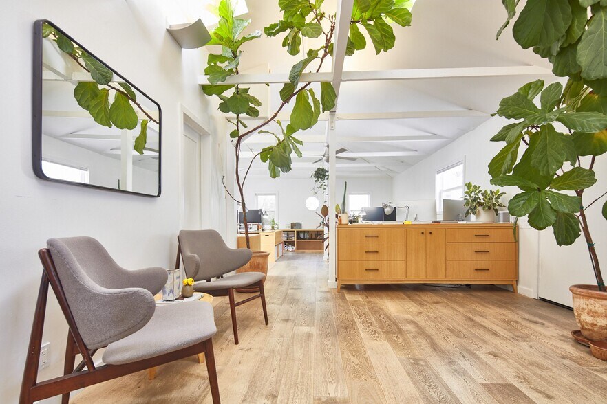 More Photos Of 718-720 Hampton Dr, Venice Office For Sale