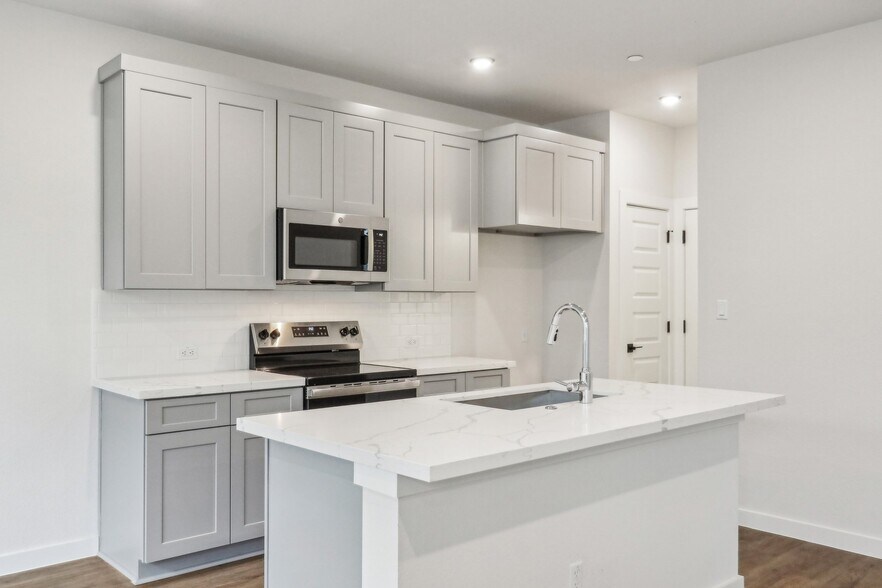 More Photos Of 2600 Gattis School Rd, Round Rock Multifamily For Sale