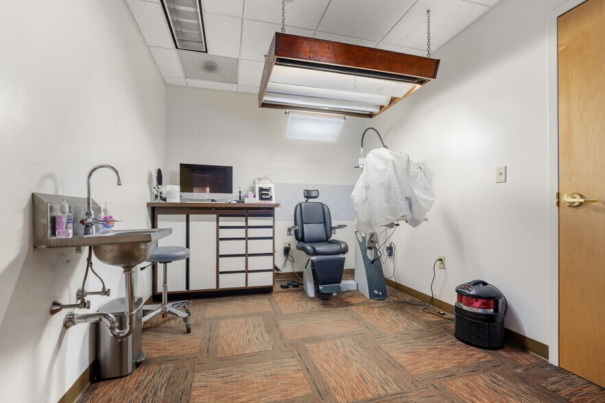 More Photos Of 400 Commonwealth Ave, Boston Medical For Sale