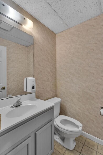 More Photos Of 1108 Ohio River Blvd, Sewickley Office For Sale