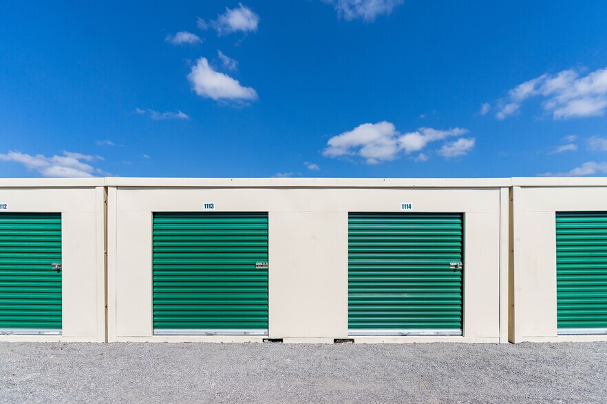 More Photos Of 19545 W Highway 40, Dunnellon Self Storage For Lease