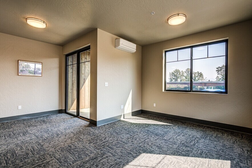 More Photos Of 115 E Lake St, Sandpoint Office Residential For Lease