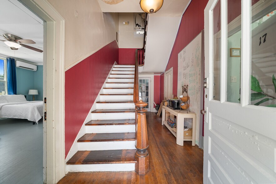 More Photos Of 741 Park Ave, Hot Springs Hotel For Sale