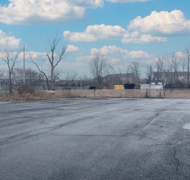 More Photos Of 460-464 N Randolph Ave, Cinnaminson Warehouse For Lease