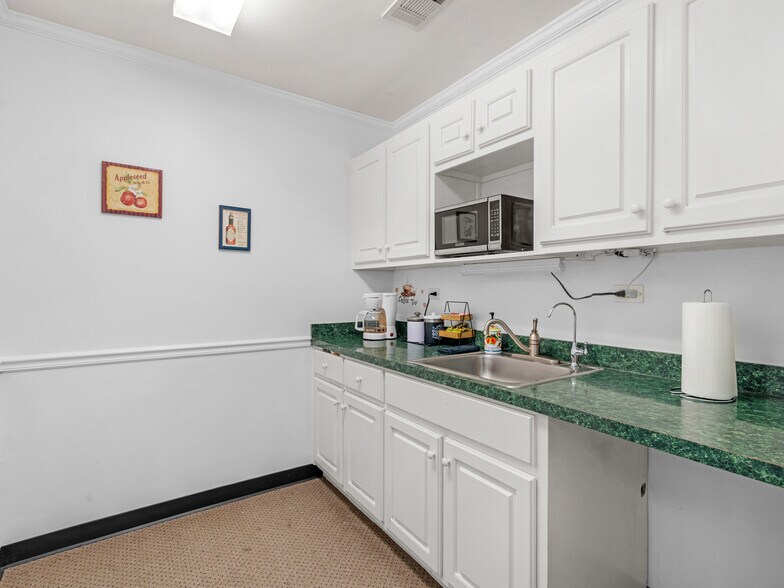More Photos Of 2336 Wisteria Dr, Snellville Medical For Sale