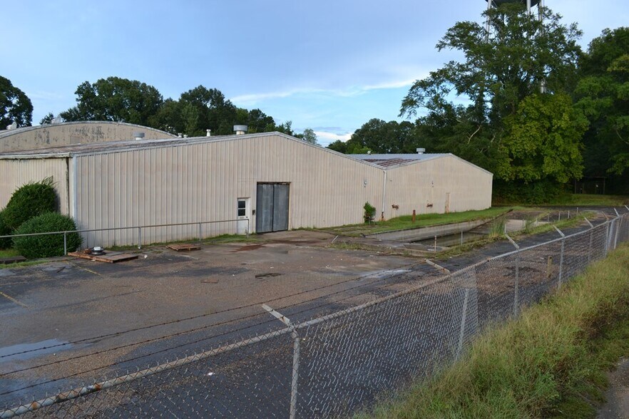 More Photos Of 305 Industrial Ave, Port Gibson Distribution For Sale