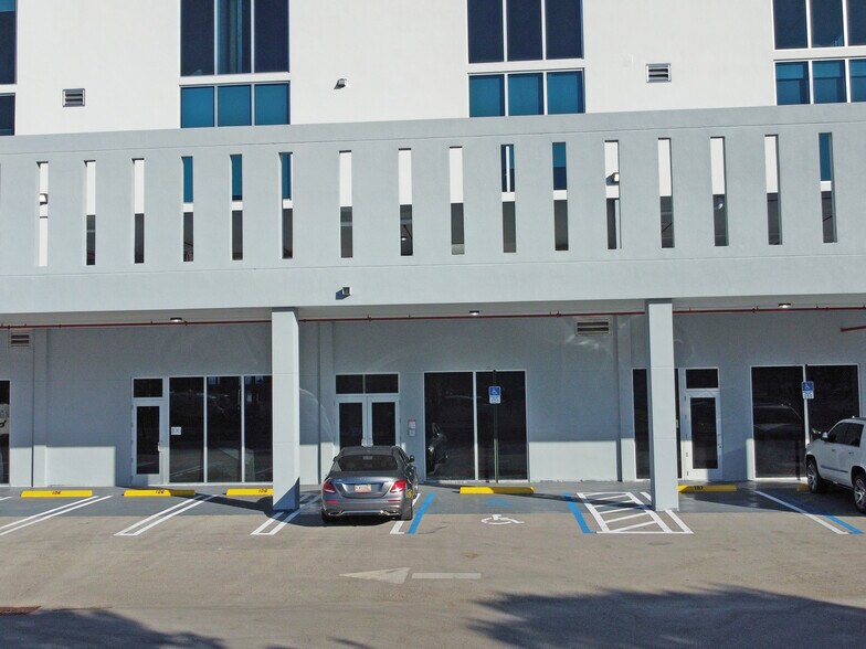 More Photos Of 10450 NW 33rd St, Doral Office For Sale