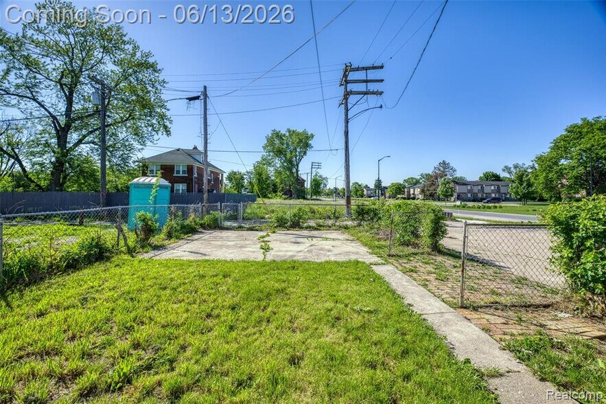 More Photos Of 1735 Clairmount St, Detroit Apartments For Sale