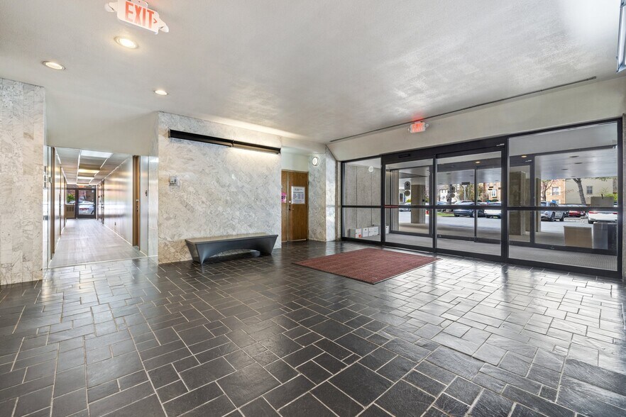 More Photos Of 2616 Sherwood Hall Ln, Alexandria Medical For Sale