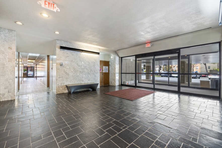 More Photos Of 2616 Sherwood Hall Ln, Alexandria Medical For Sale
