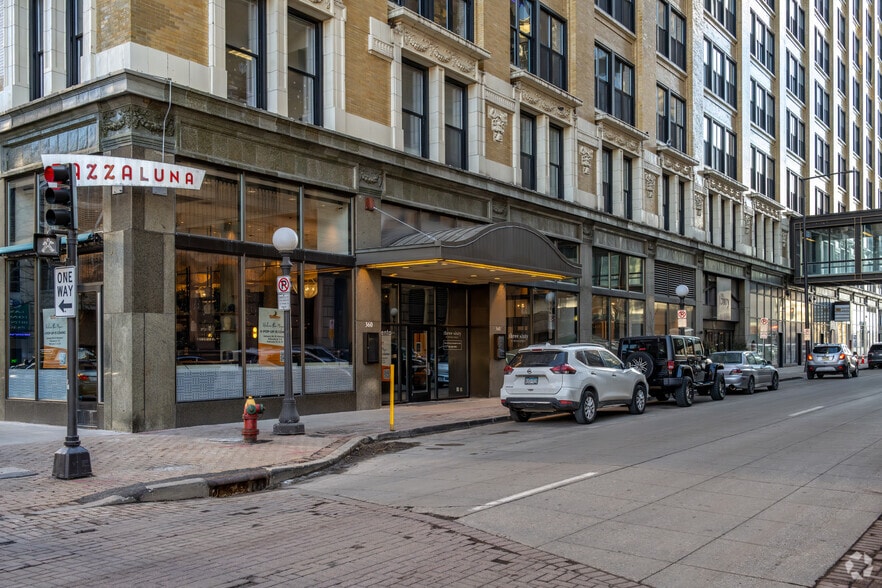 More Photos Of 360 Saint Peter St, Saint Paul Apartments For Lease
