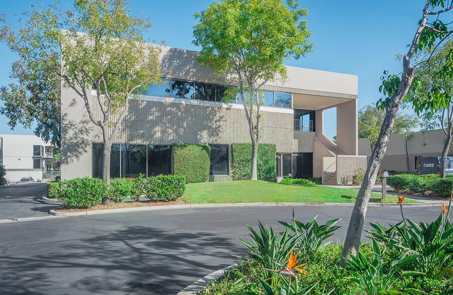 More Photos Of 1012 Brioso Dr, Costa Mesa Research And Development For Lease