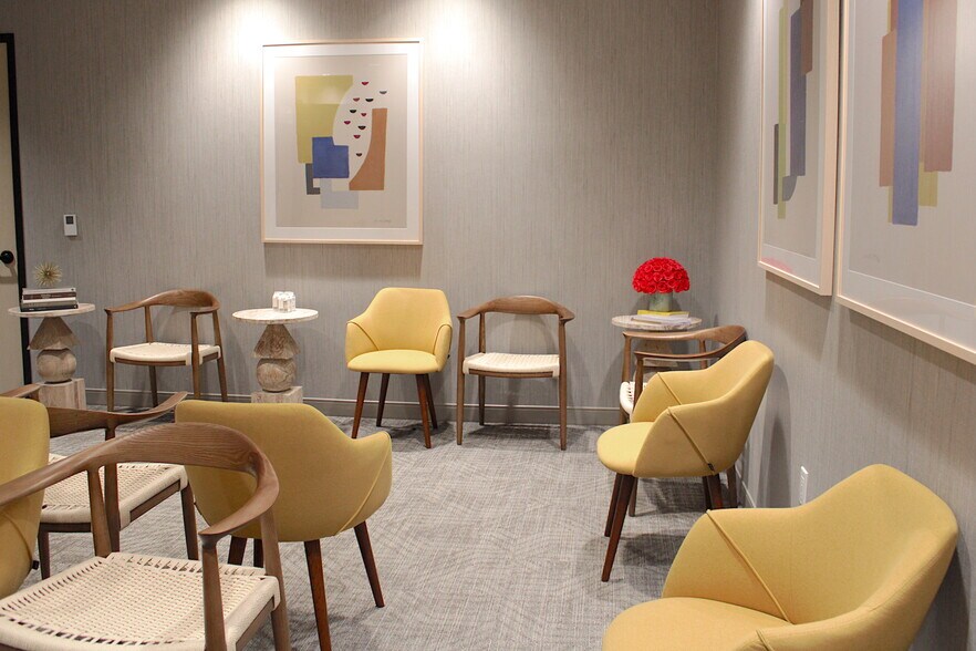 More Photos Of 433 N Camden Dr, Beverly Hills Coworking Space