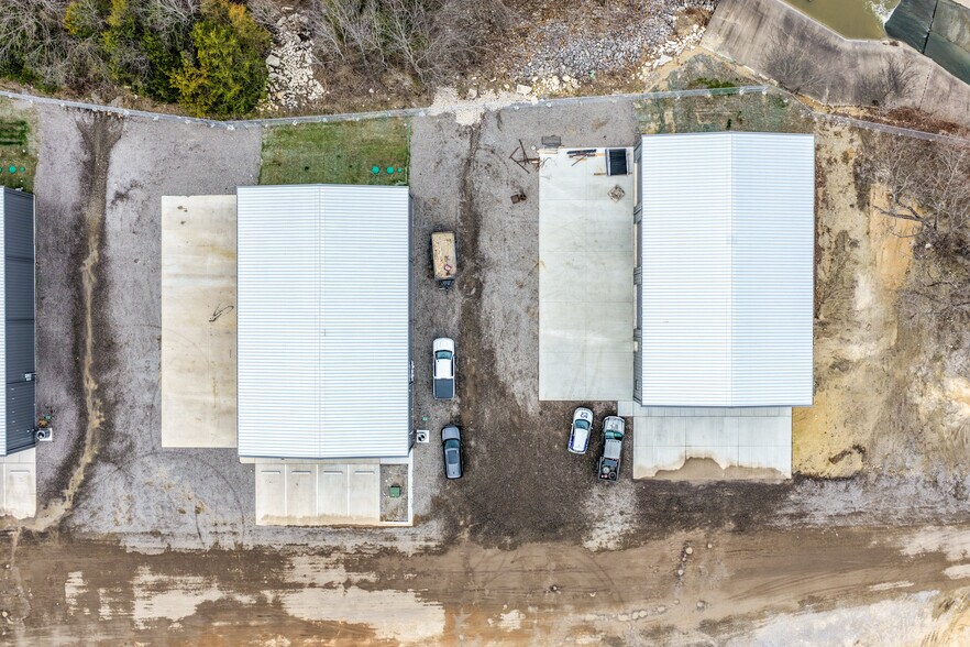 More Photos Of 1240 Blackland Trl, Lavon Warehouse For Lease