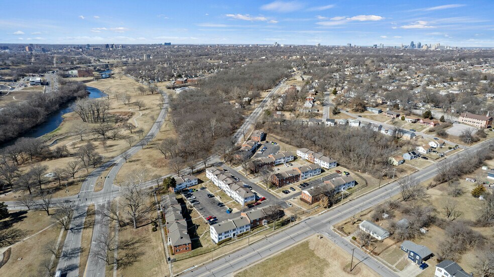 More Photos Of 3712 E 47th Ter, Kansas City Apartments For Sale