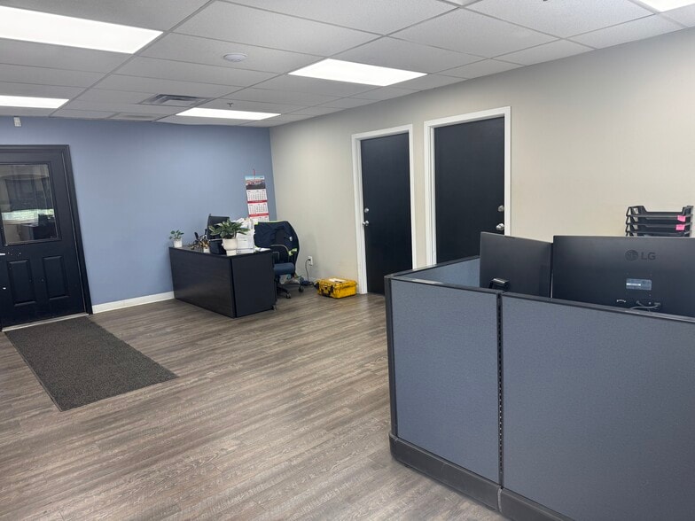 More Photos Of 2100 Mcgaw Rd, Columbus Warehouse For Lease