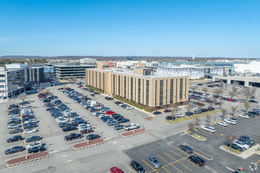 More Photos Of 300 Garden City Plz, Garden City Office For Lease