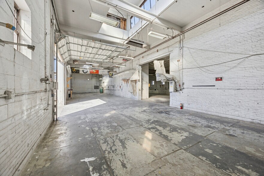 More Photos Of 5223 Torresdale Ave, Philadelphia Auto Repair For Sale