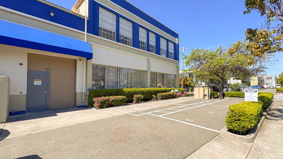 More Photos Of 1311-1425 63rd St, Emeryville Distribution For Lease