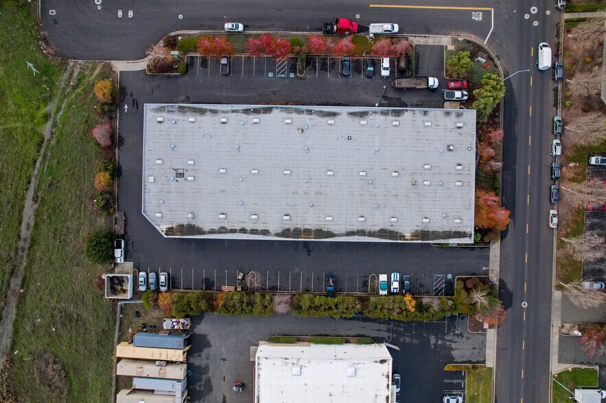 More Photos Of 4949 Fulton Dr, Fairfield Research And Development For Lease