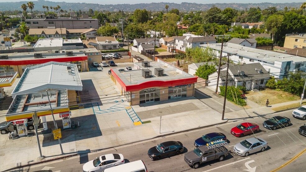 More Photos Of 5961 Laurel Canyon Blvd, Valley Village Storefront For Lease