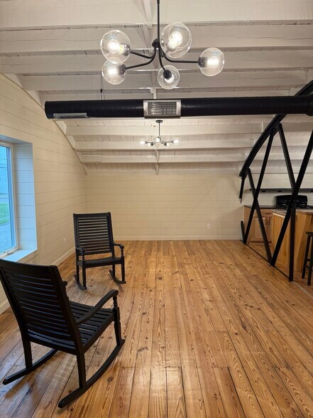 More Photos Of 112 1st St, Perrysville Flex For Lease