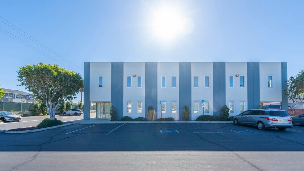 More Photos Of 7095 Jurupa Ave, Riverside Manufacturing For Lease